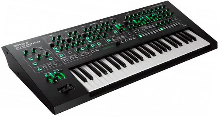 Roland System-8 Sintetizador