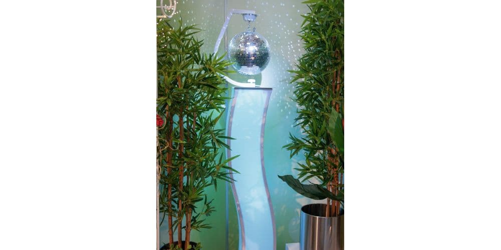 Eurolite Soporte con Motor para Bolas de Espejo hasta 50cm con Enganche Blanco Soporte con Motor hasta 50cm con Enganche